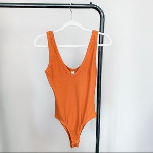 ⭐️CLEARANCE⭐️ BP RIBBED VNECK BODYSUIT